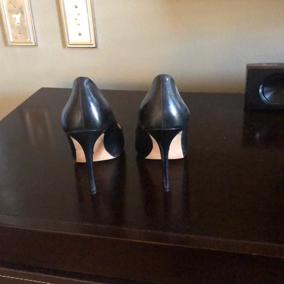 Moving - Picture 3 of 3